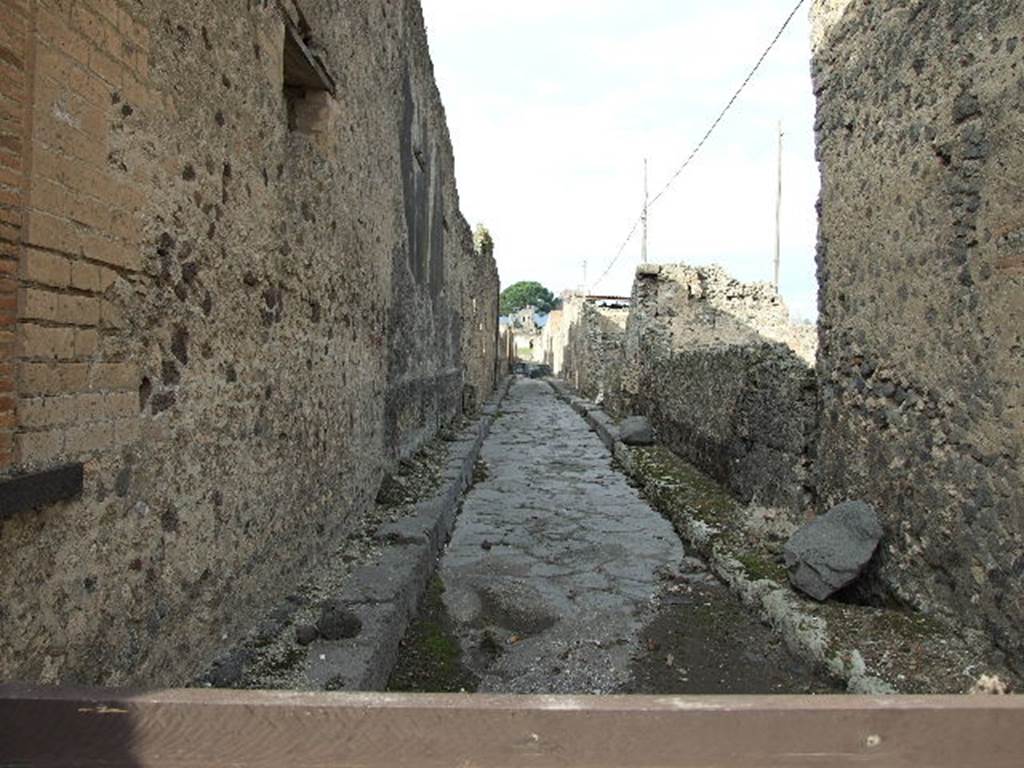 Vi Pompeii Street Altar On West Side Of Vicolo Del Labirinto